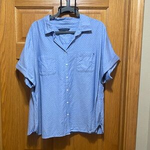 Tommy Hilfiger top blue with navy blue polka dots button down short sleeve 1X